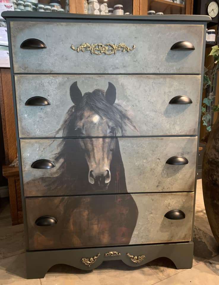 Papier de soie de découpage de cheval de coeur 21 x 29 po 