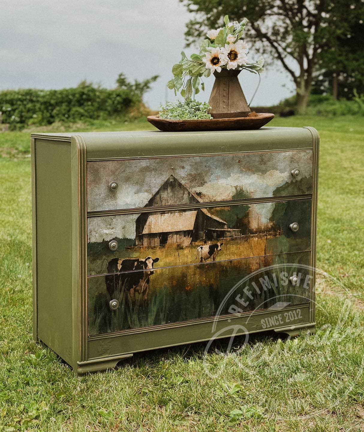 Close-up of tissue paper’s intricate rice pattern with subtle embossing and vibrant heart motifs at a diagonal angle.